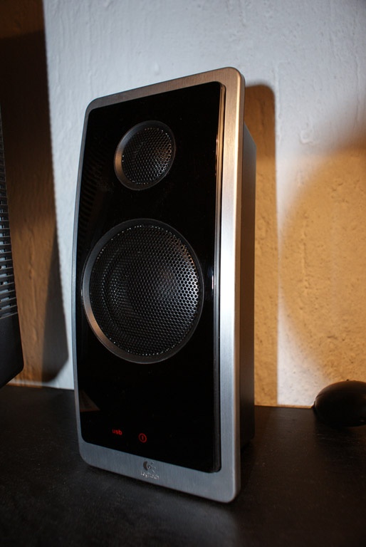 Logitech Z Cinéma Advanced Surround Sound System ijsthijs Product