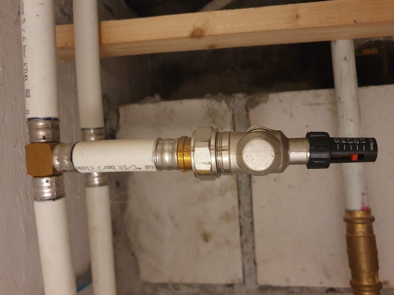 Afbeeldingslocatie: https://tweakers.net/i/KrSOqZPdIdWO7CvmF5Zu_Iuss5o=/800x/filters:strip_icc():strip_exif()/f/image/ntIIJPd9ajQUwvQHafo5mjTg.jpg?f=fotoalbum_large