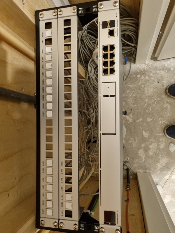 Afbeeldingslocatie: https://tweakers.net/i/Krw8LiWMvKK3donLm8afyNaN90Q=/x800/filters:strip_icc():strip_exif()/f/image/n5XrqXWUjxYKxgCnMjnYzfpx.jpg?f=fotoalbum_large