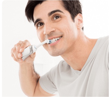Oral-B Pro 700 3DWhite Elektrische Tandenborstel Powered By Braun