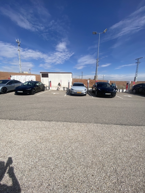 Afbeeldingslocatie: https://tweakers.net/i/KuuMHlnuNbqHBfItBrFdgBOTSos=/x800/filters:strip_icc():strip_exif()/f/image/LW2xWT1jASFgsRfSVDDhSYPh.jpg?f=fotoalbum_large