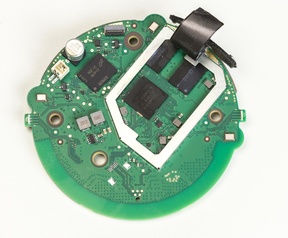 Productfoto's en teardown Google Home Mini en Nest Mini