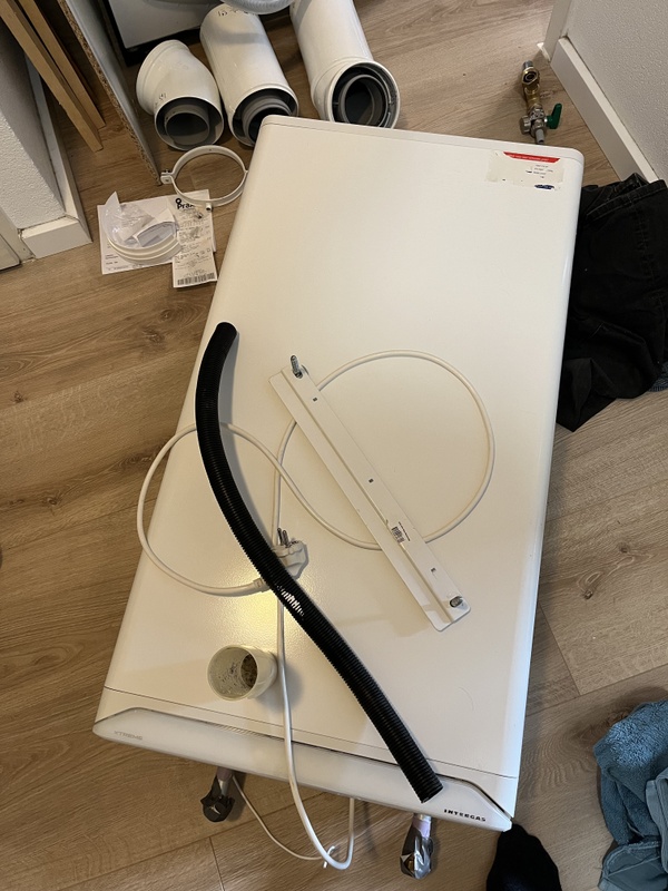 Afbeeldingslocatie: https://tweakers.net/i/L471jCxIdU9BPbwC2TBIzQGdRqo=/x800/filters:strip_icc():strip_exif()/f/image/93ukwszpczzQ6IsyVCXEVjbo.jpg?f=fotoalbum_large