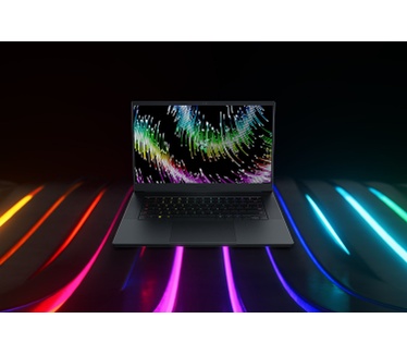 Razer Blade 15 (RZ09-0485ZED3-R3E1)