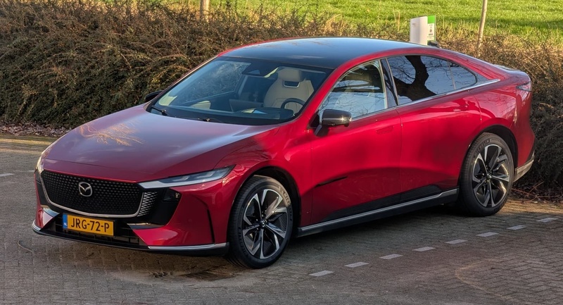 Afbeeldingslocatie: https://tweakers.net/i/L6LlZbSA8OIo6cUFikSFx49fimU=/800x/filters:strip_icc():strip_exif()/f/image/hnUtLrdRtE4GlNcMrzMfv231.jpg?f=fotoalbum_large