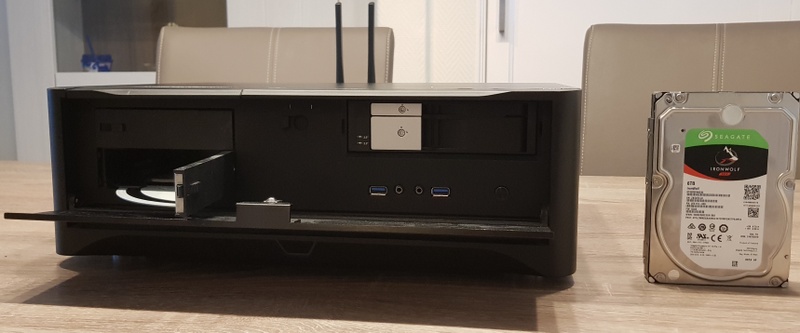 Afbeeldingslocatie: https://tweakers.net/i/L6hbPv8dh9nd_zV7bFiPoAbmM3k=/800x/filters:strip_icc()/f/image/sLquHyOZ175necdrOcOyRfDJ.jpg?f=fotoalbum_large