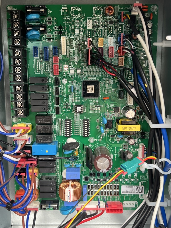 Afbeeldingslocatie: https://tweakers.net/i/L7QttQjwNYbC1cIVuiapl5tlGVU=/x800/filters:strip_icc():strip_exif()/f/image/IpcaUAzGx9THOIvVYUj9sZfC.jpg?f=fotoalbum_large