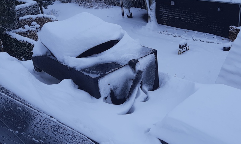 Afbeeldingslocatie: https://tweakers.net/i/L8xoF4egon8ezHIS7B_gbsF8Jzo=/800x/filters:strip_icc():strip_exif()/f/image/rEzLwBkY3HMiYJ1U72Ipv9Nu.jpg?f=fotoalbum_large