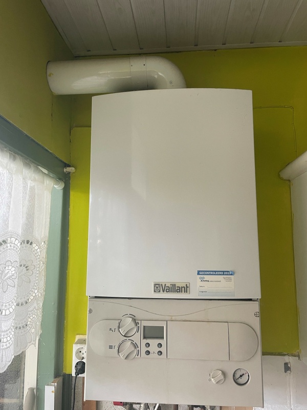 Afbeeldingslocatie: https://tweakers.net/i/LAKco7By13iSHPgKOfKvtZuOBsY=/x800/filters:strip_icc():strip_exif()/f/image/aTWgD5opzE6OR3lMb9amhAe1.jpg?f=fotoalbum_large