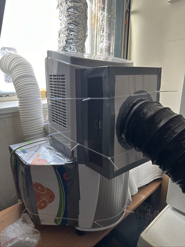 Afbeeldingslocatie: https://tweakers.net/i/LHh-Sdd1LuPHbShypb5Knv1A34o=/x800/filters:strip_icc():strip_exif()/f/image/6LuO330R7phczePEsigQQkm1.jpg?f=fotoalbum_large
