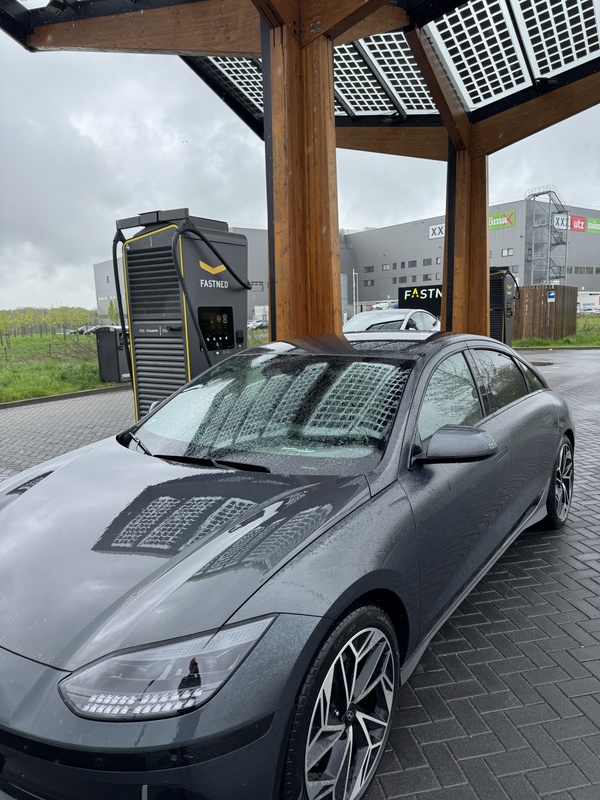 Afbeeldingslocatie: https://tweakers.net/i/LKAaG2XcLZsE4pE_Gkm6WSVWt1o=/x800/filters:strip_icc():strip_exif()/f/image/o4wDCou8wkodXwiGmZHbdEmQ.jpg?f=fotoalbum_large