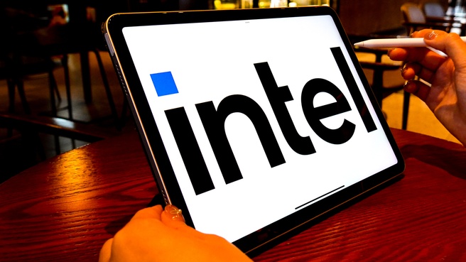 Het logo van Intel op een iPad. Bron: Sheldon Cooper/SOPA Images/LightRocket via Getty Images