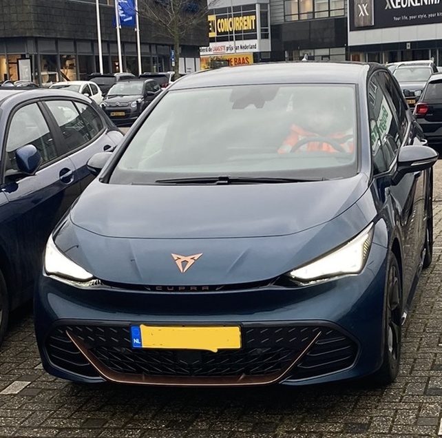 Afbeeldingslocatie: https://tweakers.net/i/LVHotG0d9Cj1INcLB8oiagLggeY=/full-fit-in/4920x3264/filters:max_bytes(3145728):no_upscale():strip_icc():fill(white):strip_exif()/f/image/TNjlCscnY4yTo7nFVO7NWkmQ.jpg?f=user_large