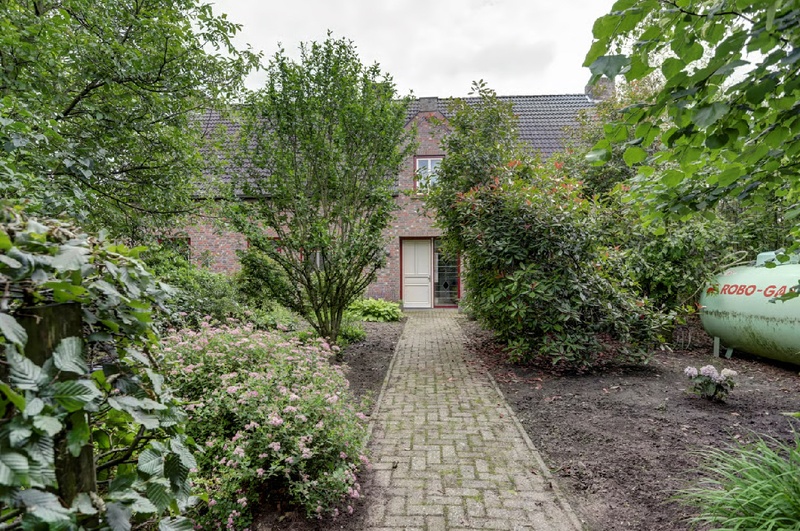 Afbeeldingslocatie: https://tweakers.net/i/LVT6m2mVZgOhhz_eIm5dGUDU6Hk=/800x/filters:strip_icc():strip_exif()/f/image/BP6cYLevLycGjYnFYk3q4Orj.jpg?f=fotoalbum_large