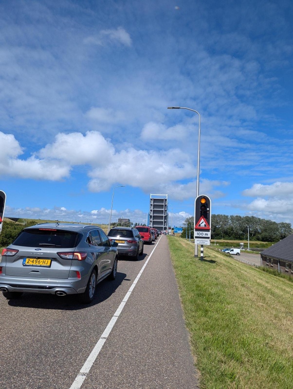 Afbeeldingslocatie: https://tweakers.net/i/LW96s_fShf2L8QSr2VASYLa_G_4=/x800/filters:strip_icc():strip_exif()/f/image/gZ9vFkiWhXyWJozH3MnDYAHI.jpg?f=fotoalbum_large