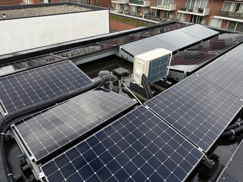 Afbeeldingslocatie: https://tweakers.net/i/Le4xcZflnFg9dZt3rwcqVYN9YX8=/800x/filters:strip_icc():strip_exif()/f/image/1dahGltHmtZ0oFBmGtM7rdTc.jpg?f=fotoalbum_large