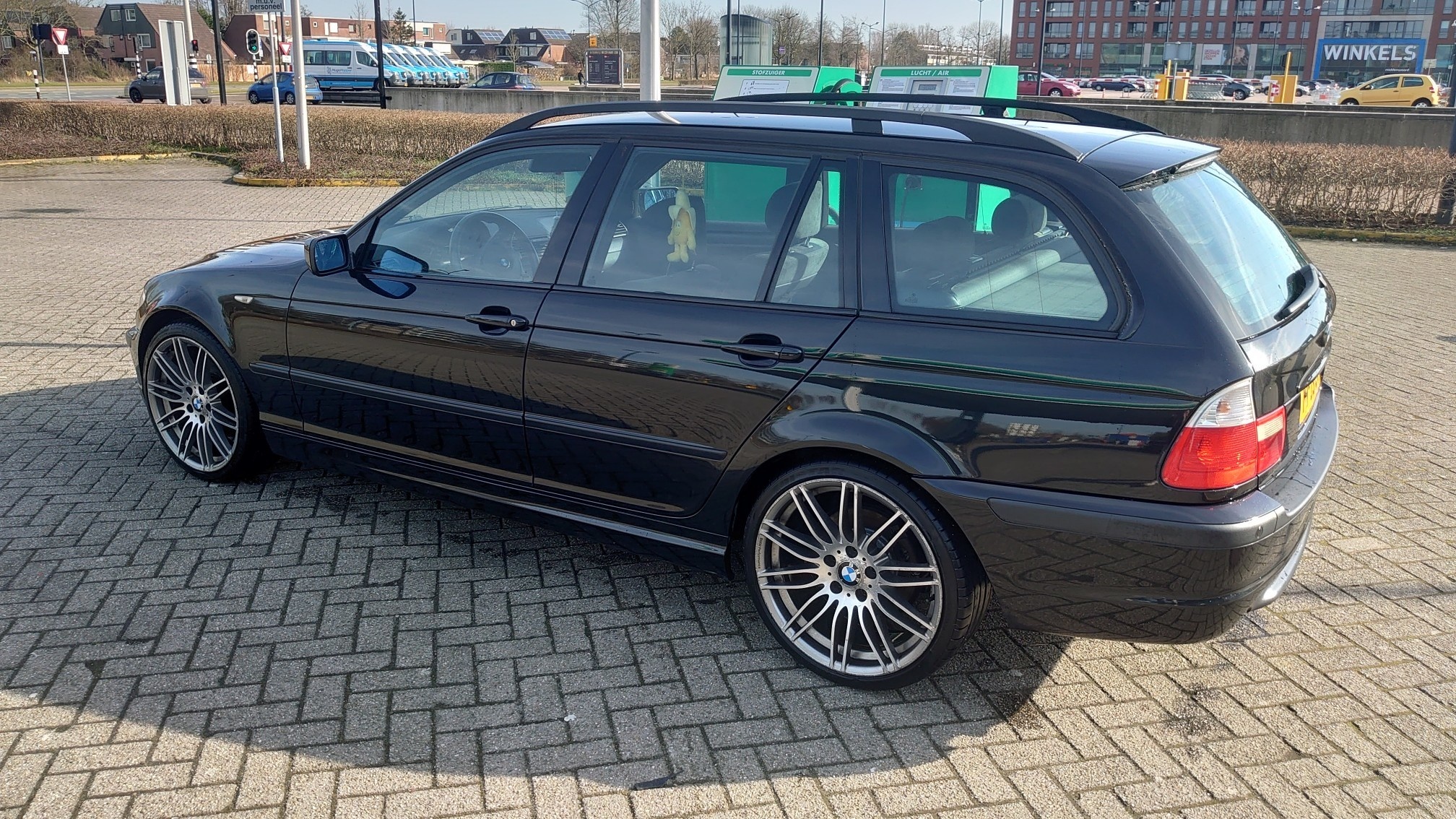 Afbeeldingslocatie: https://tweakers.net/i/Lj-xbHMky5_3t5KyTmY_P2z0giY=/full-fit-in/4920x3264/filters:max_bytes(3145728):no_upscale():strip_icc():fill(white):strip_exif()/f/image/bYdBsRBhfrNp4bTDhhNI3UQe.jpg?f=user_large