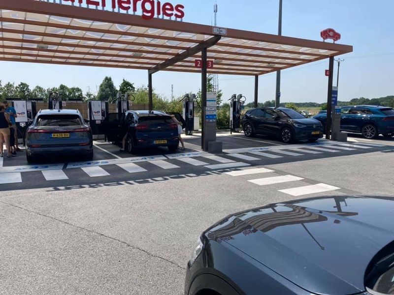 Afbeeldingslocatie: https://tweakers.net/i/Lmv3vatyXwVPv-Dsb0rUyarWQPI=/800x/filters:strip_icc():strip_exif()/f/image/U1D2HTCy1sQ46kIj4L0ZCyHu.jpg?f=fotoalbum_large