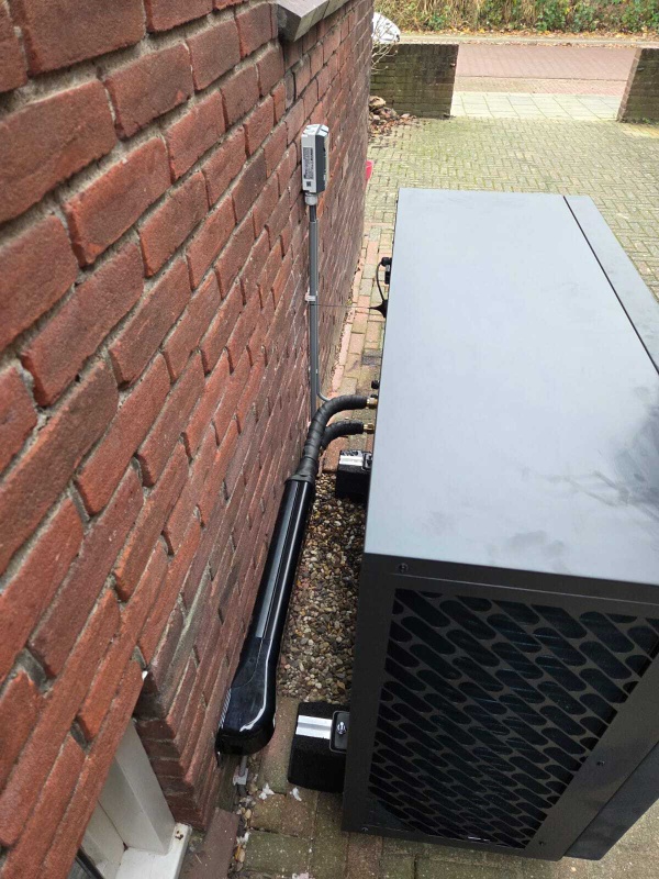 Afbeeldingslocatie: https://tweakers.net/i/LwQJxP1Stb_Mj7GZ-zXw4KXUJBA=/x800/filters:strip_icc():strip_exif()/f/image/DYYD3lzFUtAFT2w2ng76uFCQ.jpg?f=fotoalbum_large