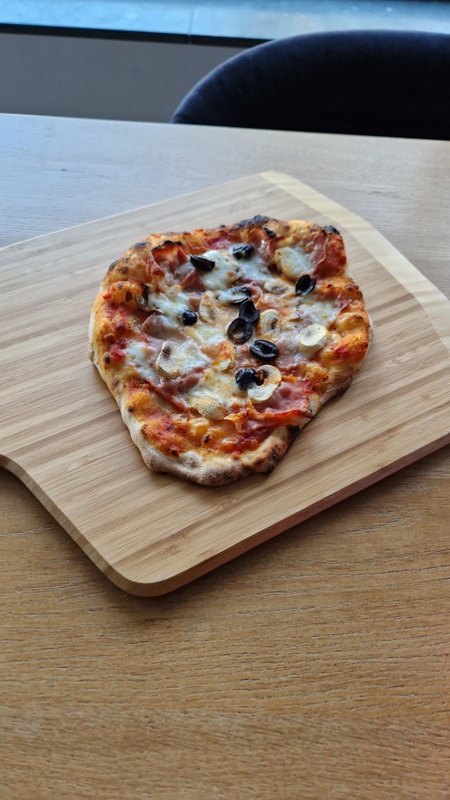 Afbeeldingslocatie: https://tweakers.net/i/M1BfwMf04TzC14CfjvbmwdMPdxY=/x800/filters:strip_icc():strip_exif()/f/image/ZbZ3fcTNFiRsSuIEX2Qi2Fnc.jpg?f=fotoalbum_large