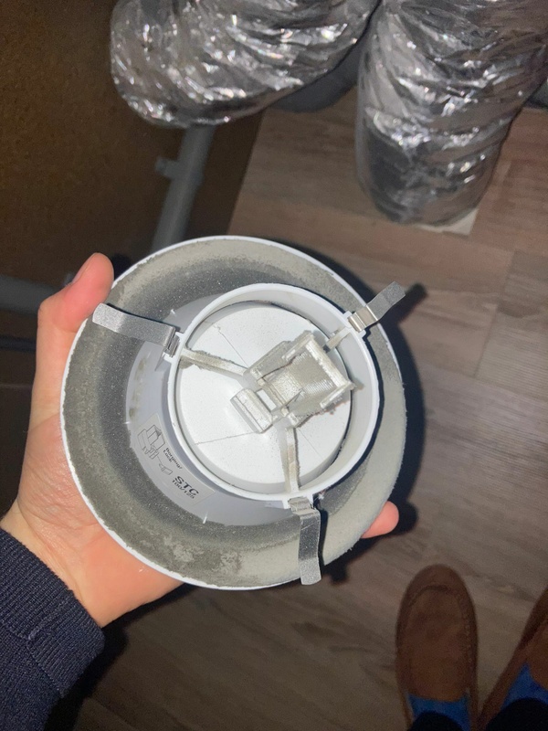 Afbeeldingslocatie: https://tweakers.net/i/MAuMZlg1yLIcvqjQ-WFAJkh68js=/x800/filters:strip_icc():strip_exif()/f/image/KL5n5tkgiVqUTTBdFPe9ach1.jpg?f=fotoalbum_large