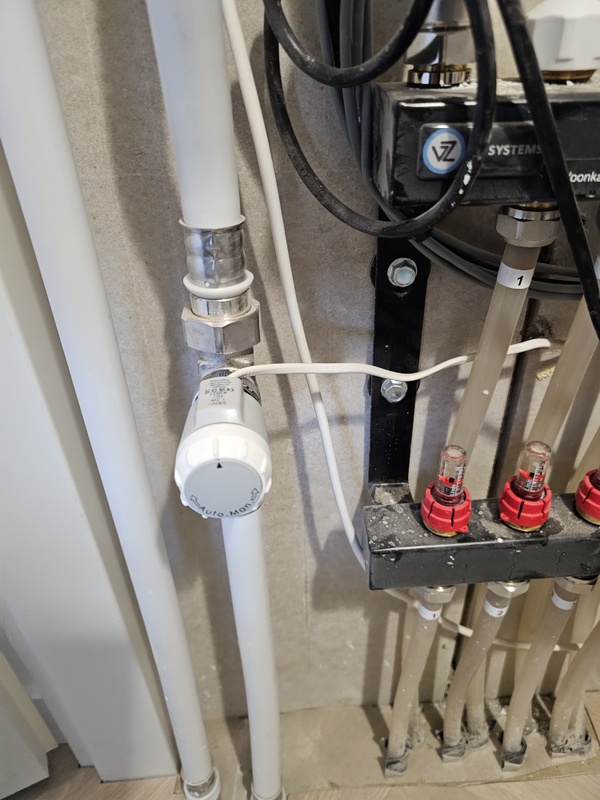 Afbeeldingslocatie: https://tweakers.net/i/MEl5UU5hoQ2yLWKYgdEvEt_glso=/x800/filters:strip_icc():strip_exif()/f/image/MheCJ7gRP9hEnF024maIlZTR.jpg?f=fotoalbum_large