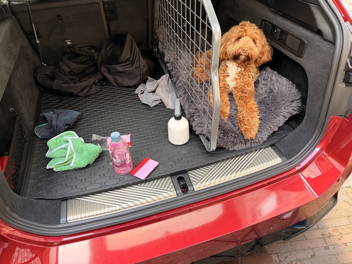 Afbeeldingslocatie: https://tweakers.net/i/MGnR0sIpdwnk5ObGlSKBq26mB3E=/fit-in/4920x3264/filters:max_bytes(3145728):no_upscale():strip_icc():strip_exif()/f/image/vVyD3SjdQaSLejcLw1T2wksL.jpg?f=user_large