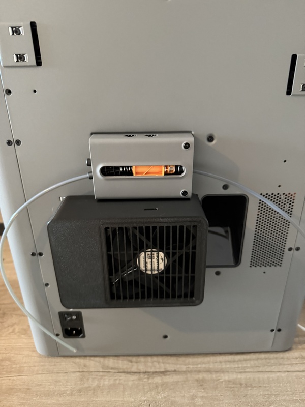 Afbeeldingslocatie: https://tweakers.net/i/MPT1EGaPSwbj5L6dGkR1dM6mcQM=/x800/filters:strip_icc():strip_exif()/f/image/3l7eiN7Gn7ETAMWjbX7Bm7Fr.jpg?f=fotoalbum_large