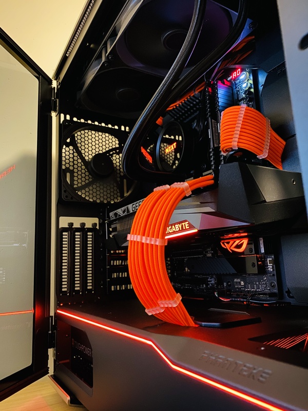 Afbeeldingslocatie: https://tweakers.net/i/MZDdZDxFRsuwY9RJvJVw3ZaY9G0=/x800/filters:strip_icc():strip_exif()/f/image/tUv1bacUJBbBYp2R3O9gnCYy.jpg?f=fotoalbum_large