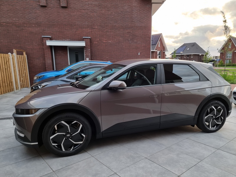 Afbeeldingslocatie: https://tweakers.net/i/MbsdQioJboKSw2HEn9cpGzL3ii8=/800x/filters:strip_icc():strip_exif()/f/image/pFeY1zCLPfN9JFagzRBy7JeN.jpg?f=fotoalbum_large