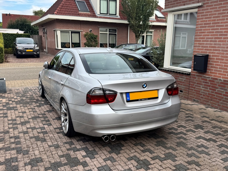 Afbeeldingslocatie: https://tweakers.net/i/McQxj37ijjrFxld8dYBiMSKqOjI=/800x/filters:strip_icc():strip_exif()/f/image/JKUUIlCgRpsNlGynlbWXfLQF.jpg?f=fotoalbum_large