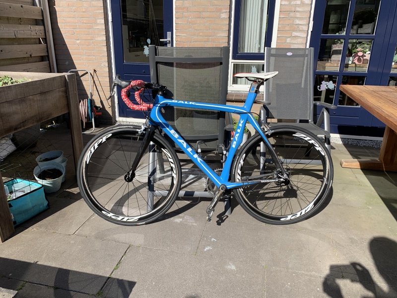 Afbeeldingslocatie: https://tweakers.net/i/MiSILPBIvoujXx8cpUKGWVu41iA=/800x/filters:strip_icc():strip_exif()/f/image/6oVU60GG8tlSCiqk35hgF7KU.jpg?f=fotoalbum_large