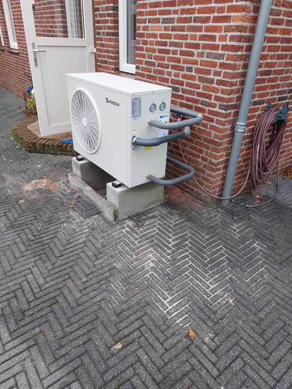 Afbeeldingslocatie: https://tweakers.net/i/MjnNL4d4cQxt6fxRsIc-Pa6w6-8=/x800/filters:strip_icc():strip_exif()/f/image/doCSyb5rn2QlPuHhhgNkdDCv.jpg?f=fotoalbum_large