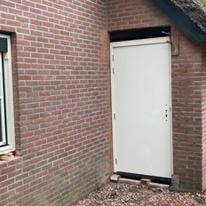 Afbeeldingslocatie: https://tweakers.net/i/Mjzmm16GGrOzFqa8PZ_nx0xGwS8=/232x232/filters:strip_icc():strip_exif()/f/image/zX3rRpl7atnDQldh9aeZln78.jpg?f=fotoalbum_tile