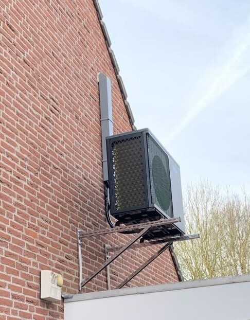 Afbeeldingslocatie: https://tweakers.net/i/MkGiMIDiZnZxLqJkn_xeIFZskKc=/fit-in/4920x3264/filters:max_bytes(3145728):no_upscale():strip_icc():strip_exif()/f/image/rp1hjD6S3qgQybFGXAYkSsDw.jpg?f=user_large