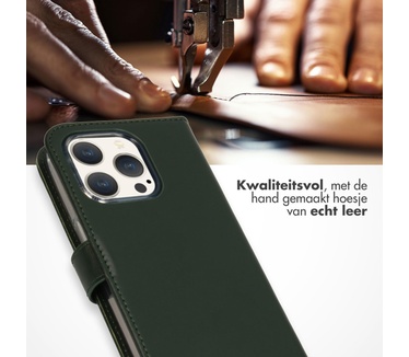 Selencia Echt Lederen Bookcase iPhone 15 Pro - Groen