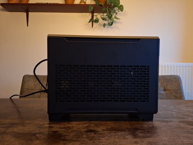 Afbeeldingslocatie: https://tweakers.net/i/MspW1cZtinX6BCI1nWIn05fsaKI=/620x/filters:strip_icc():strip_exif()/m/2271134/1VHWVgedTRJ2J4ijjq7UiV1H1gXrnMwW8anyePElQ07LdccvvU.jpeg?f=620xauto