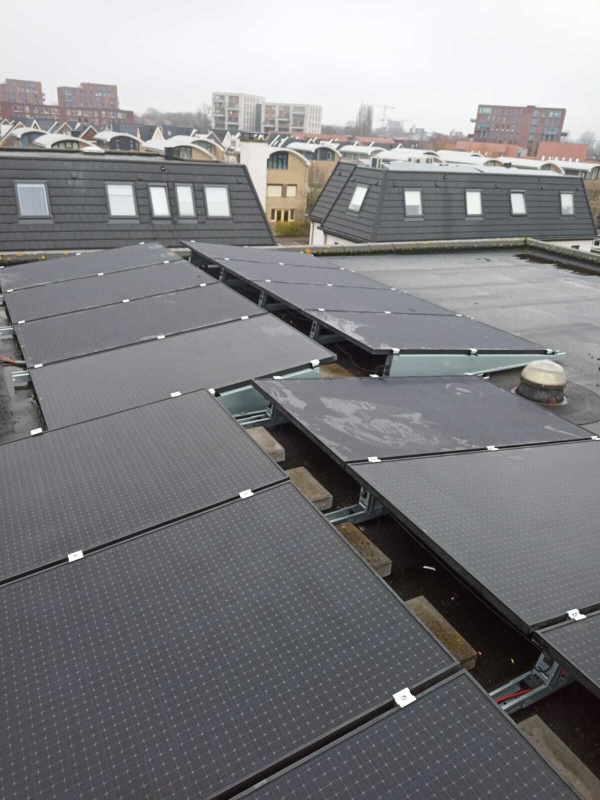 Afbeeldingslocatie: https://tweakers.net/i/MzQ268MliswQOWQRZp1sHPnXc3U=/x800/filters:strip_icc():strip_exif()/f/image/MAlG14lnCiYE6khOjDkPlsev.jpg?f=fotoalbum_large