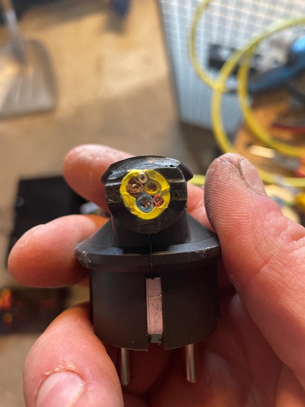 Afbeeldingslocatie: https://tweakers.net/i/Mzk0kkYAJUdZ5I7ZxeHUFPUMyzQ=/x800/filters:strip_icc():strip_exif()/f/image/Jp6qDzrBXco8uWi8r4JI3PLb.jpg?f=fotoalbum_large