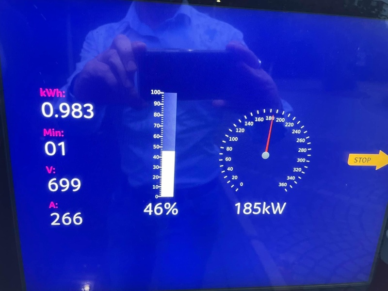 Afbeeldingslocatie: https://tweakers.net/i/N2iXneKTNmOLsH_dlNkUZMrfTgQ=/800x/filters:strip_icc():strip_exif()/f/image/p7dRu1G3pkdnyMxmbWziFM04.jpg?f=fotoalbum_large