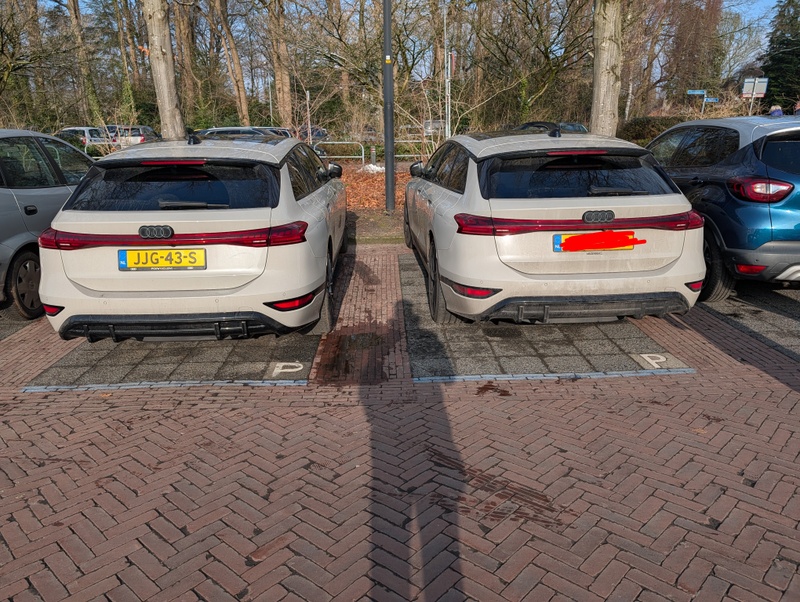 Afbeeldingslocatie: https://tweakers.net/i/N3gWlgt7T3Ietg_eOVSH5oPrT5E=/800x/filters:strip_icc():strip_exif()/f/image/qUC5ESEmxbRRHbHjVCqxF3Tf.jpg?f=fotoalbum_large