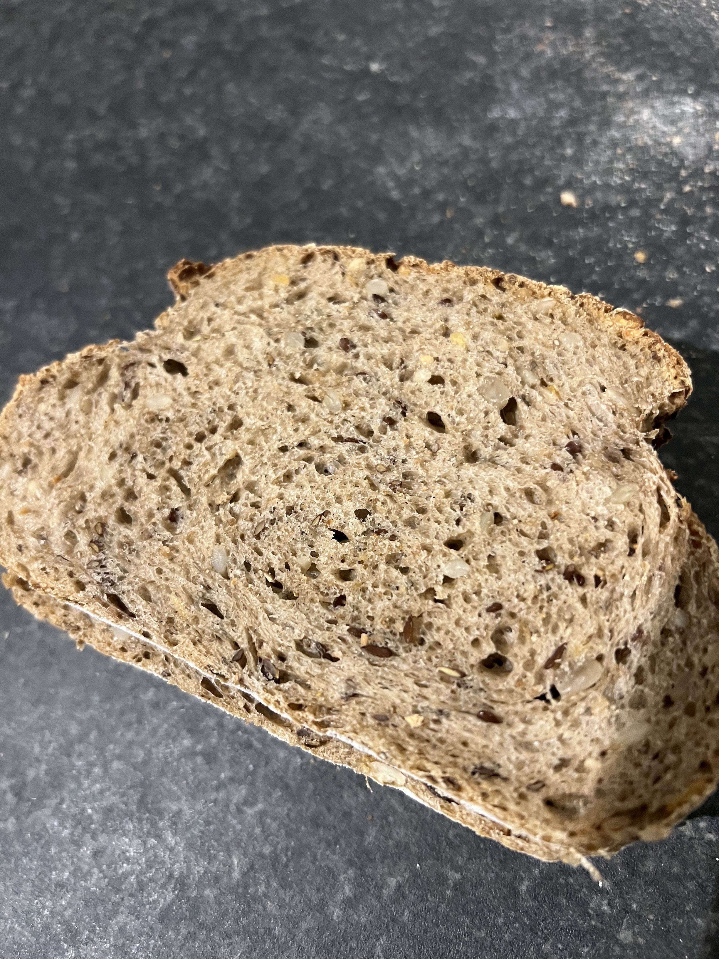 Afbeeldingslocatie: https://tweakers.net/i/NFF9kv8K5T3ZvllR1RRpiZR80ng=/fit-in/4920x3264/filters:max_bytes(3145728):no_upscale():strip_icc():strip_exif()/f/image/IOk4s8imRXbOJr6FabiT7x19.jpg?f=user_large