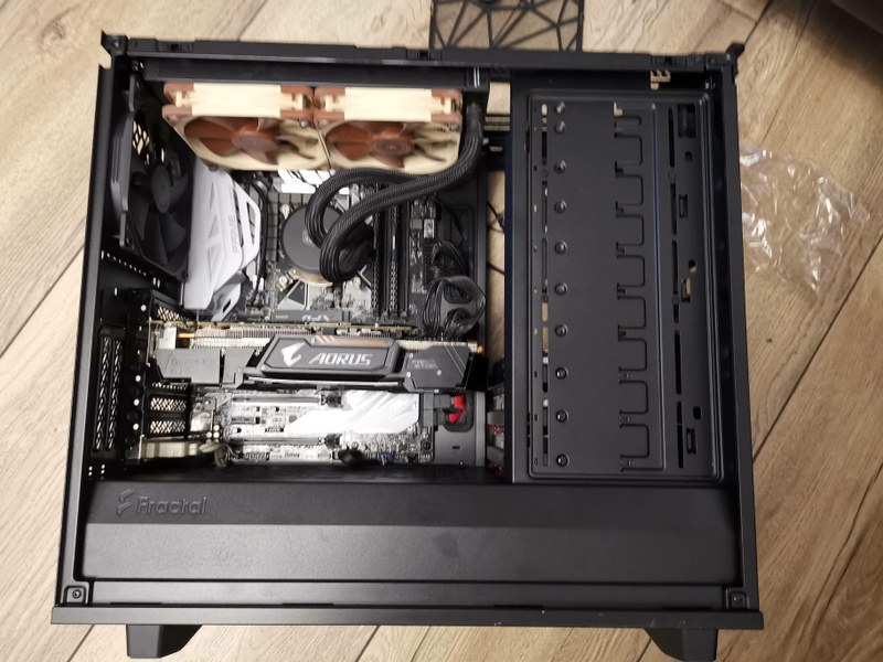 Afbeeldingslocatie: https://tweakers.net/i/NFnPbO78EujTugt0psYKrXqGAck=/800x/filters:strip_icc():strip_exif()/f/image/9HzDLLntcXPc8tNTDUuhSIZ1.jpg?f=fotoalbum_large