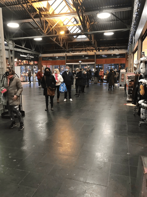 Afbeeldingslocatie: https://tweakers.net/i/NG9tt5FPggEmk0UmsbLUrts_8gw=/x800/filters:strip_exif()/f/image/GQLZVurJQ8cbVvMABXRtRLqM.png?f=fotoalbum_large