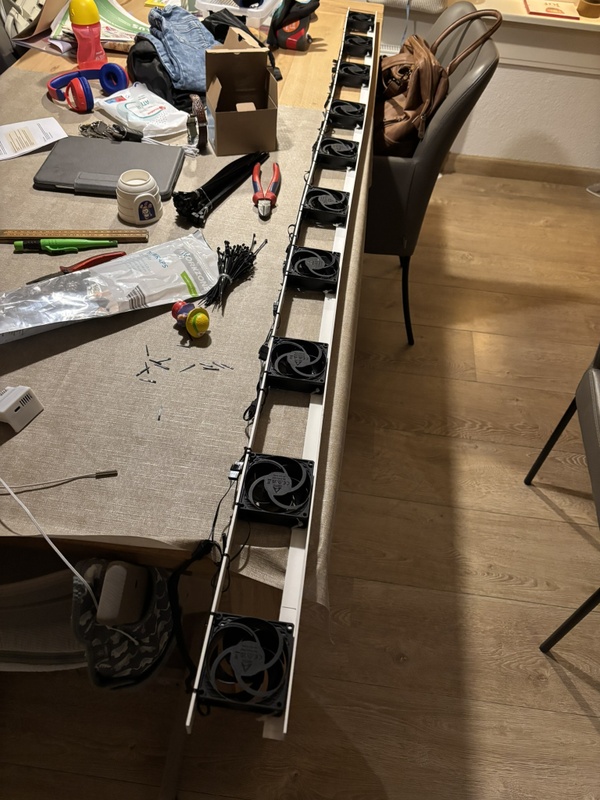 Afbeeldingslocatie: https://tweakers.net/i/NGK9qVK1Ohobt2SZoi_jz7UGOso=/x800/filters:strip_icc():strip_exif()/f/image/Pu9NuLFKAZDOMeavmLID5NT3.jpg?f=fotoalbum_large