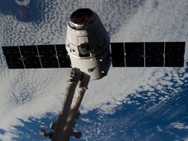 SpaceX Dragon en ISS 12-01-2015