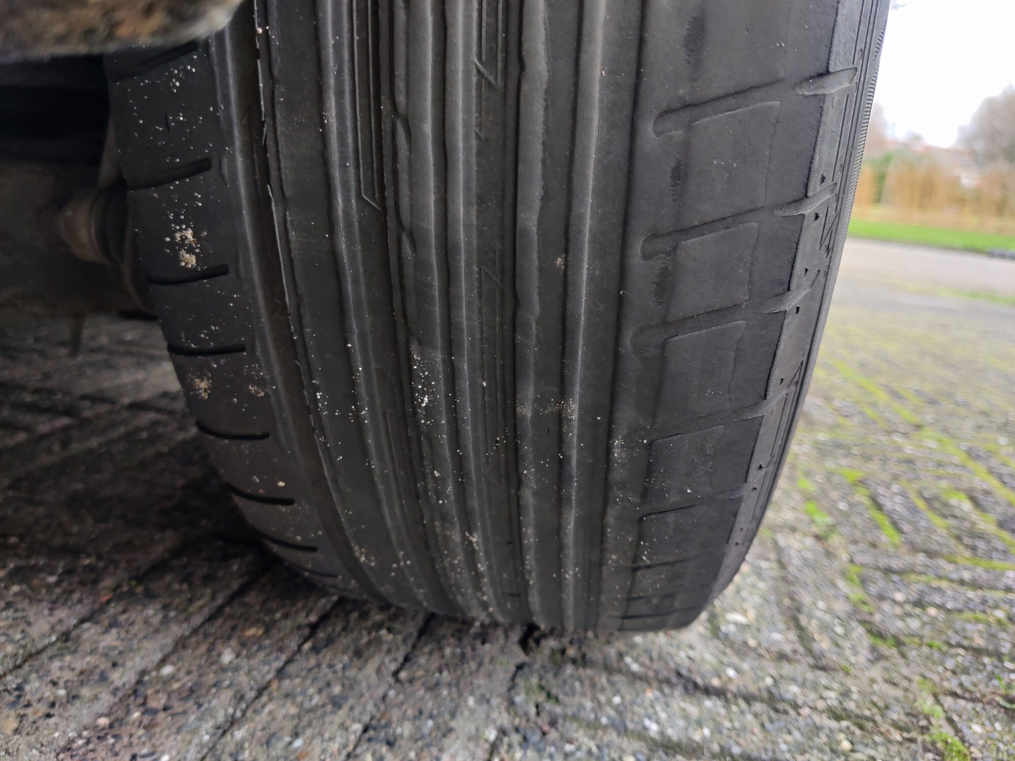 Vreemd afgesleten achterband rechts