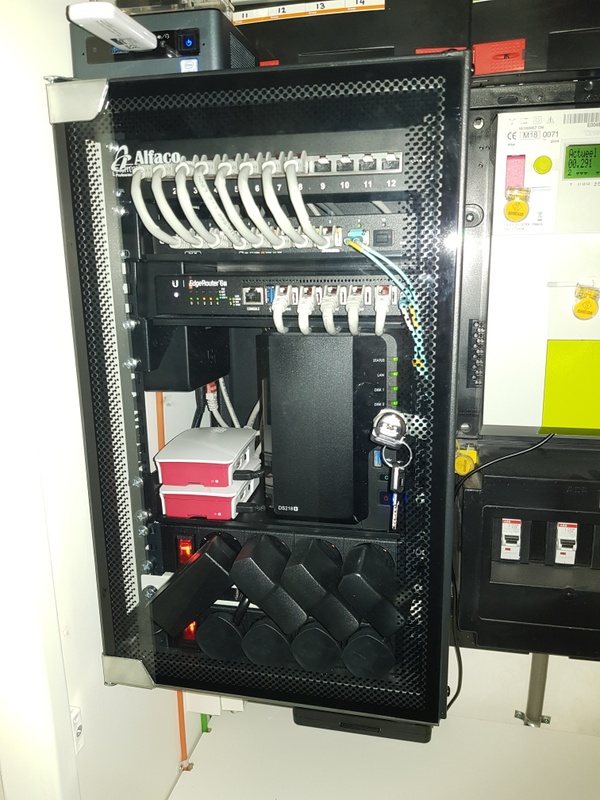 Afbeeldingslocatie: https://tweakers.net/i/NZKGo3lMwgfDGuVMBtFvAoF0yT0=/x800/filters:strip_icc():strip_exif()/f/image/tWBHbpmlhl2i6FG86DnvUGlu.jpg?f=fotoalbum_large