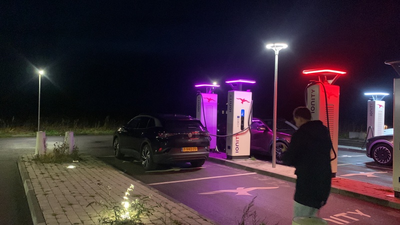 Afbeeldingslocatie: https://tweakers.net/i/NZcnqn5joegIkfdJjxsyEd7QfCs=/800x/filters:strip_icc():strip_exif()/f/image/YJ3H3prOzCEy228yBTzPGCej.jpg?f=fotoalbum_large