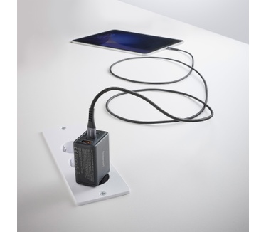 Intenso CHARGING / DATA CABLE C100C / 2 METER / DUBBELE VERPAKKING /ZWART